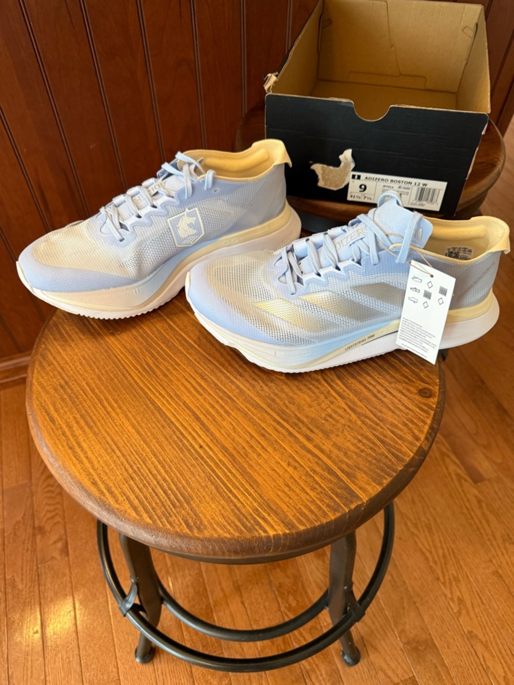 ADIDAS 🩵 🏃‍♀️ Adizero Boston 12 NEW with Tags & Box size 9 medium